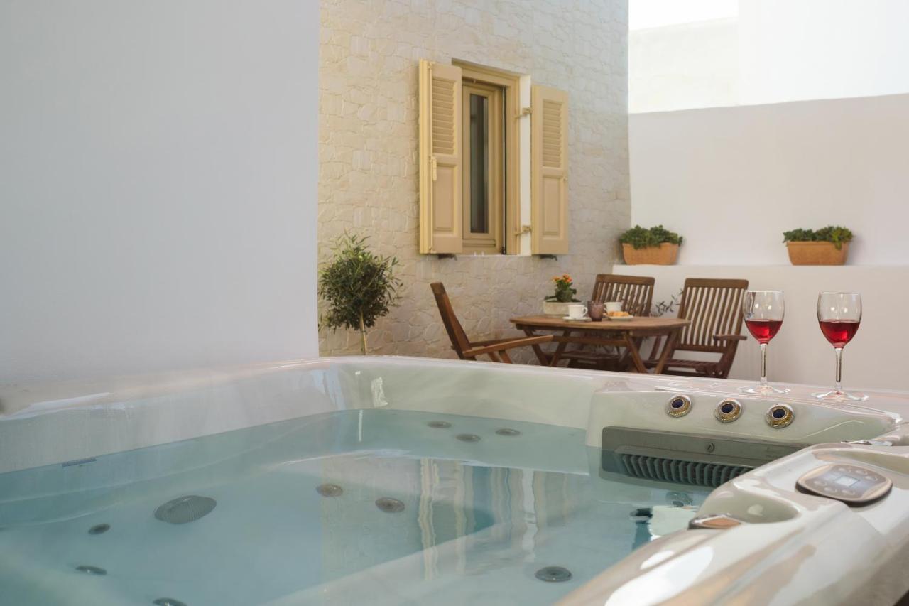Apartamento Heart Of Oia - Private House With Jacuzzi Exterior foto