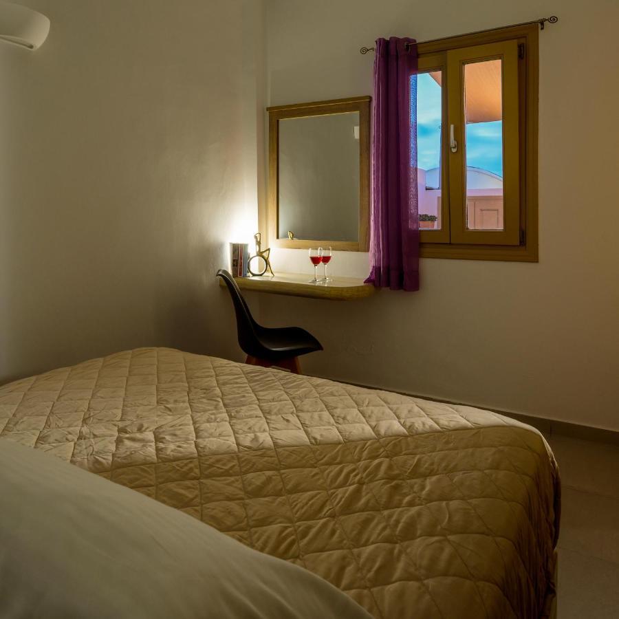 Apartamento Heart Of Oia - Private House With Jacuzzi Exterior foto