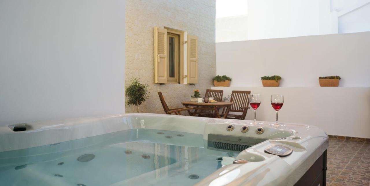 Apartamento Heart Of Oia - Private House With Jacuzzi Exterior foto