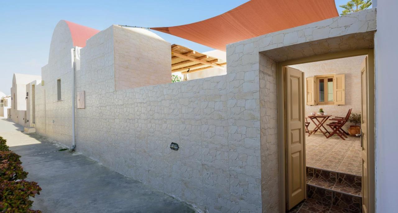 Apartamento Heart Of Oia - Private House With Jacuzzi Exterior foto