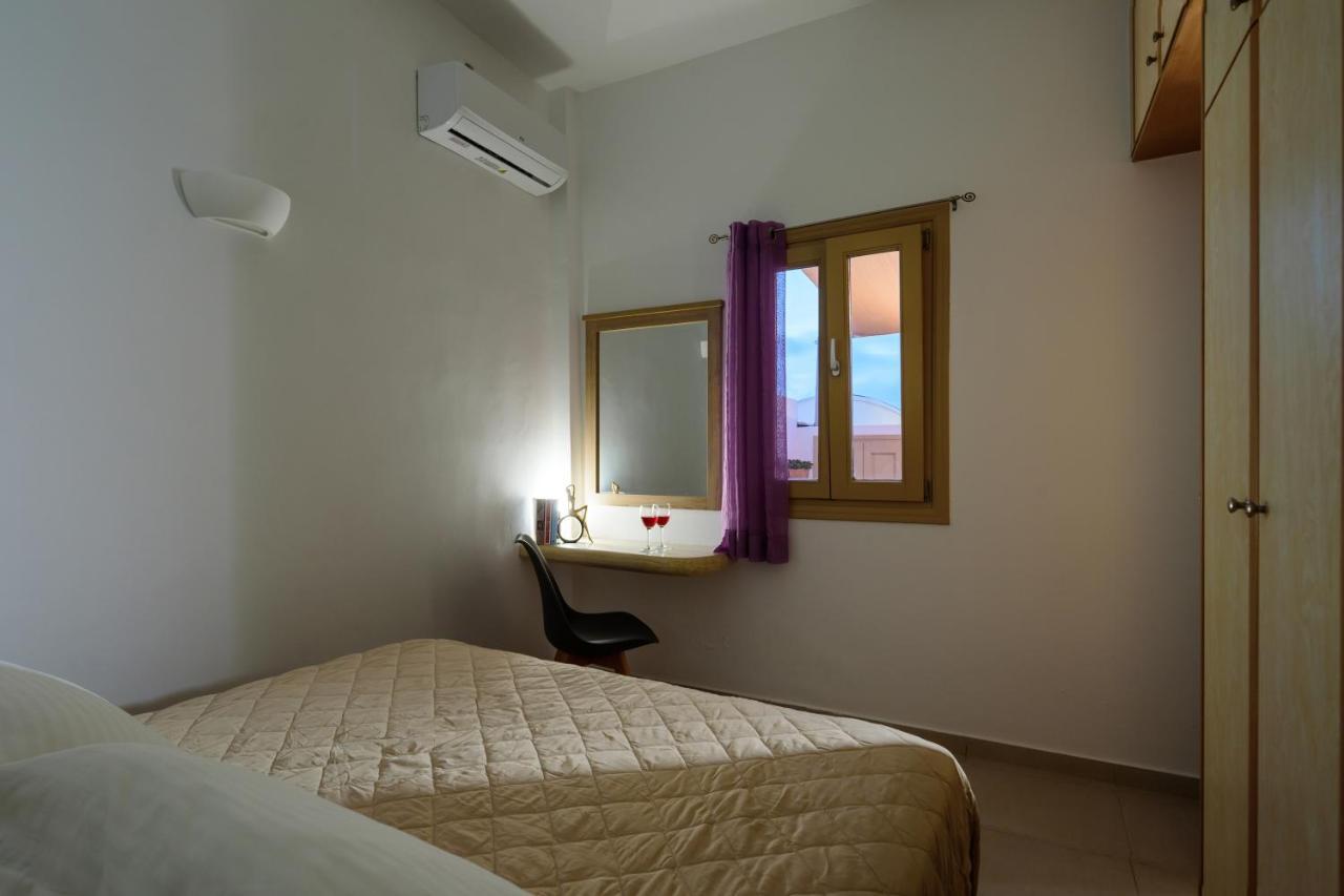 Apartamento Heart Of Oia - Private House With Jacuzzi Exterior foto